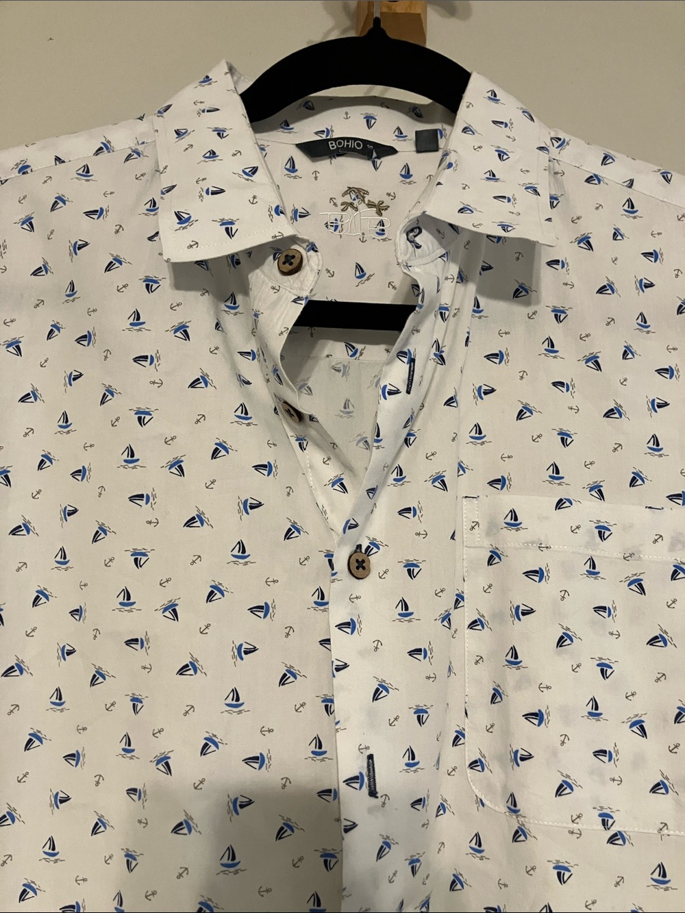 NWT Bohio men’s size medium sailboat print cotton short sleeve button up